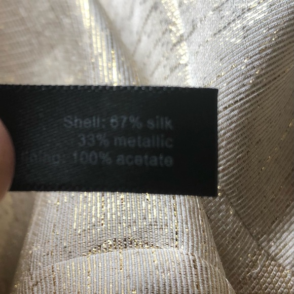 The limited woman’s size 4 silky dress - Picture 5 of 5